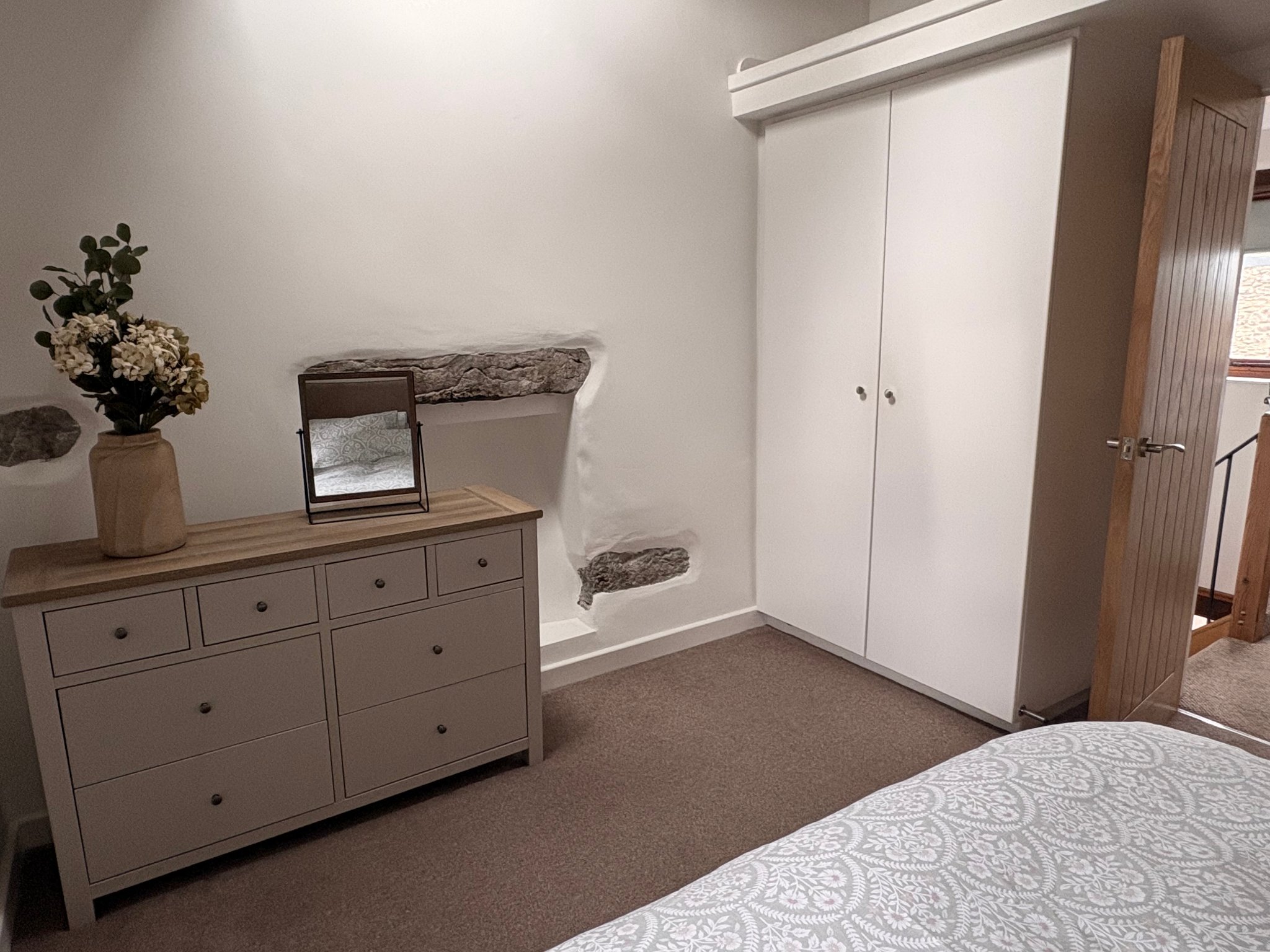 Twin bedroom with two single beds